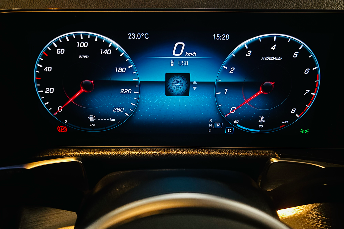 Mercedes Benz GLB 200